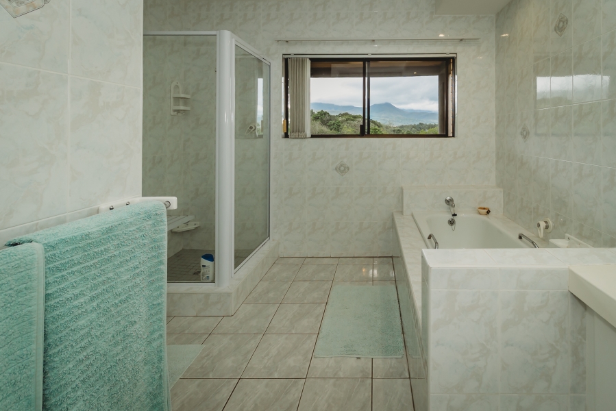 4 Bedroom Property for Sale in Bergsig Western Cape